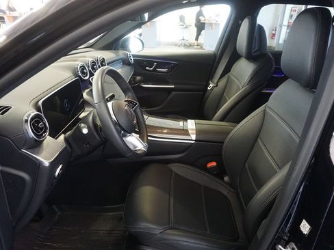 Used 2024 Mercedes-Benz GLC 300 4MATIC image 19