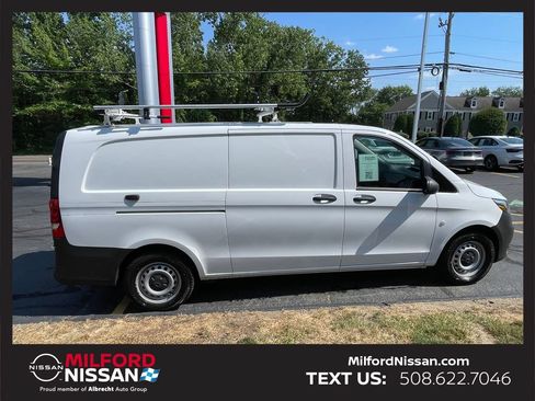 Used 2023 Mercedes-Benz Metris image 6