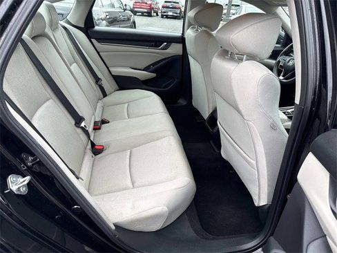 Used 2018 Honda Accord LX image 11