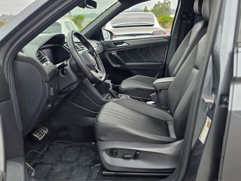 Used 2023 Volkswagen Tiguan SE R-Line FWD image 13