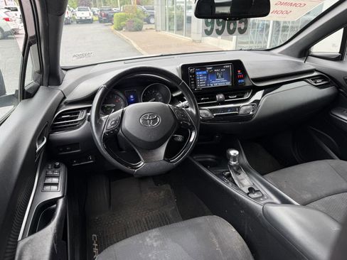 Used 2018 Toyota C-HR XLE FWD image 14