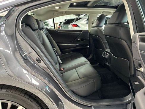 Used 2025 Lexus ES 350 w/ Premium Package FWD image 14