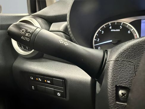 Used 2024 Nissan Versa S w/ Trunk Package FWD image 20