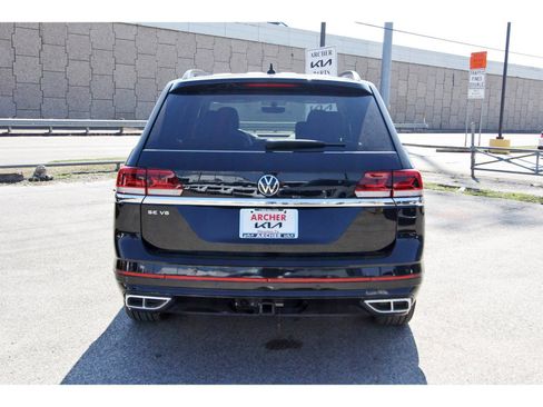 Used 2021 Volkswagen Atlas SE w/ Panoramic Sunroof Package image 6