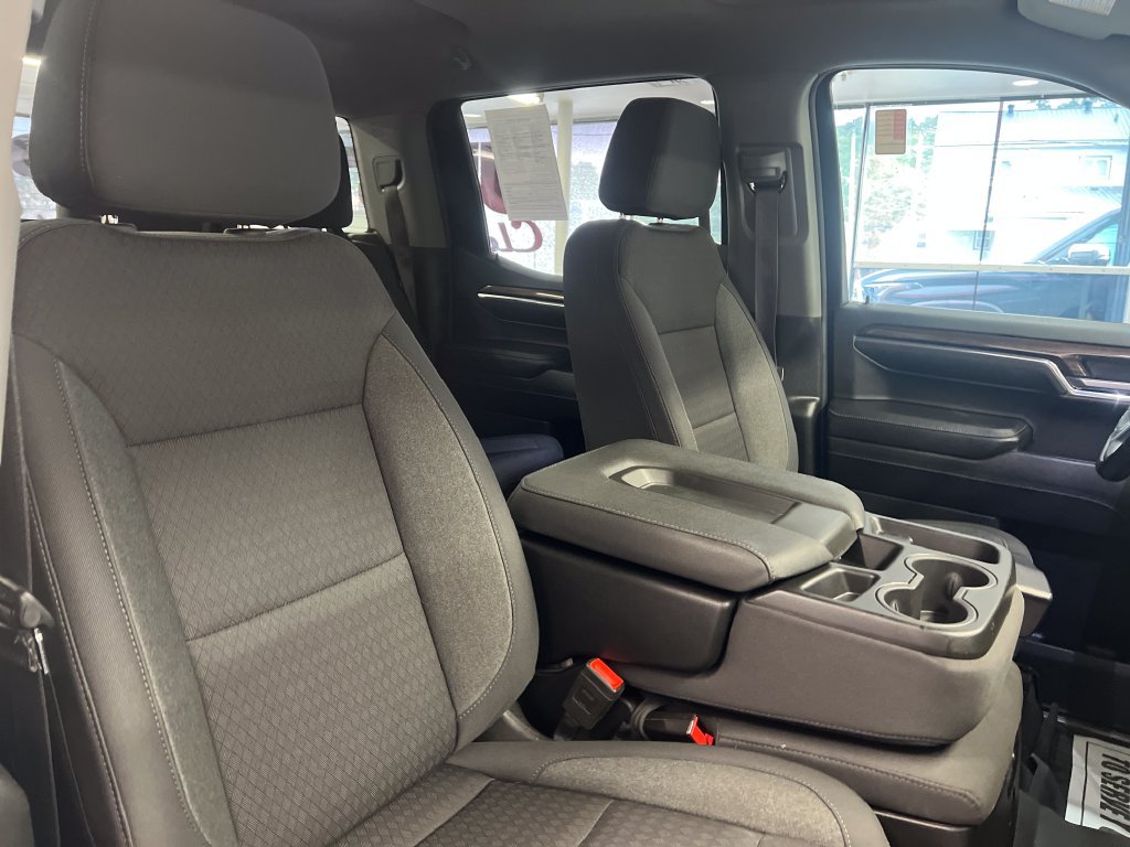 Used 2024 Chevrolet Silverado 1500 RST AWD/4WD image 39