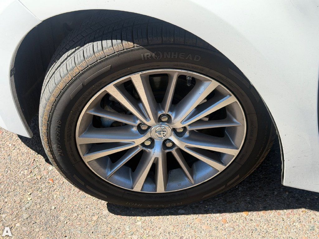 Used 2015 Toyota Corolla LE FWD image 6