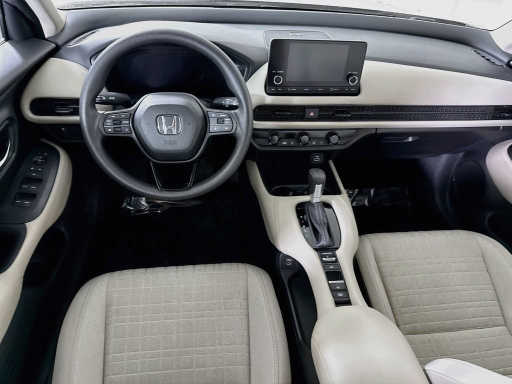 Used 2025 Honda HR-V LX image 3