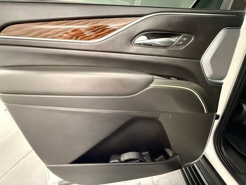 Used 2022 Cadillac Escalade ESV Sport Platinum w/ Heavy-Duty Trailer Package AWD/4WD image 16