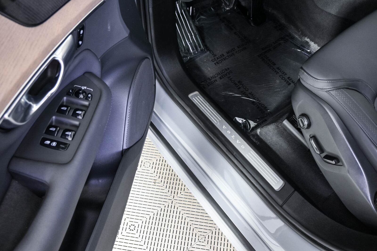 Certified 2026 Volvo XC90 B6 Plus AWD/4WD image 8