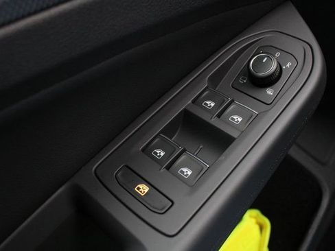 New 2026 Volkswagen GTI SE image 8