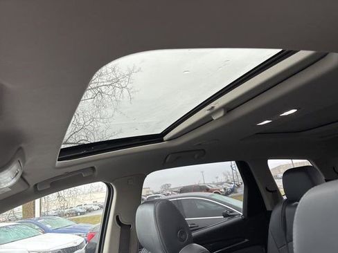 Used 2019 Buick Enclave Essence image 27