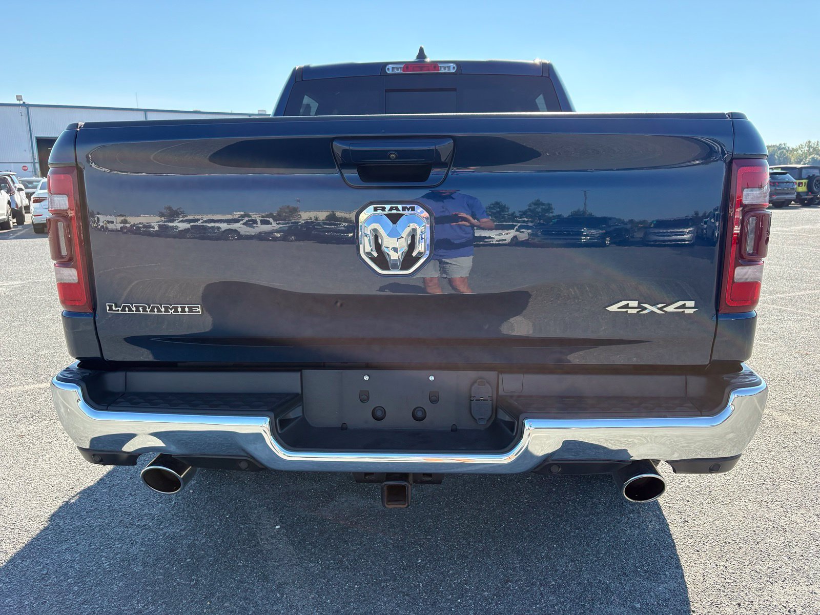Used 2023 RAM 1500 Laramie AWD/4WD image 5