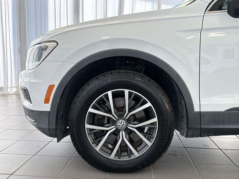 Used 2019 Volkswagen Tiguan SE w/ Panoramic Sunroof Package image 12