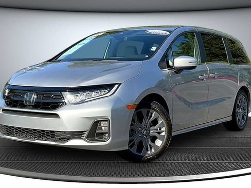 Used 2025 Honda Odyssey Touring image 1