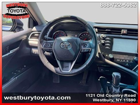 Used 2018 Toyota Camry XSE FWD image 18