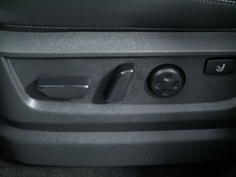 Used 2025 Nissan Armada Platinum Reserve image 17