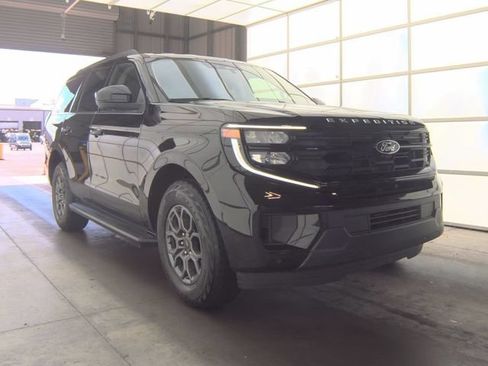 Used 2025 Ford Expedition Active RWD image 4