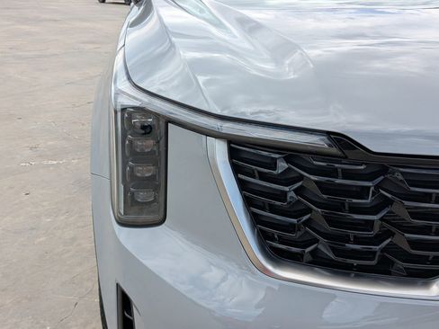 Certified 2025 Kia Sorento EX AWD/4WD image 10