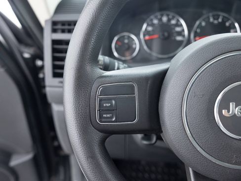 Used 2012 Jeep Liberty Sport AWD/4WD image 35