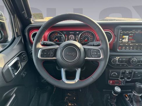 Used 2023 Jeep Gladiator Rubicon w/ Cold Weather Group image 13