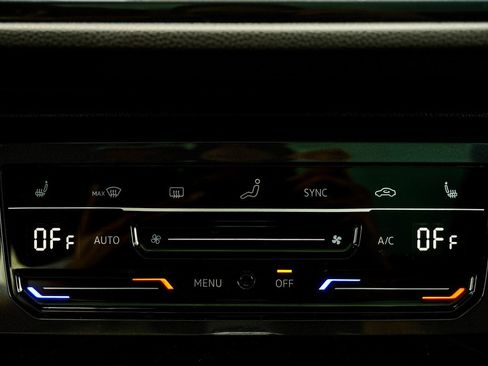 Used 2024 Volkswagen Tiguan Wolfsburg Edition image 21