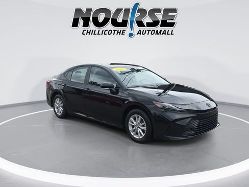 Used 2025 Toyota Camry LE w/ Convenience Package AWD/4WD image 2