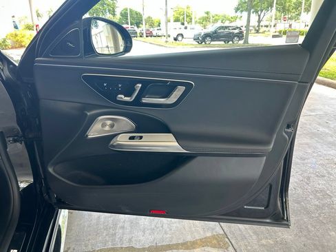 Used 2025 Mercedes-Benz E 53 AMG e 4MATIC Sedan w/ Driver Assistance Package image 27