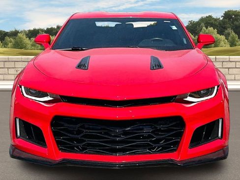 Used 2017 Chevrolet Camaro LT RWD image 3