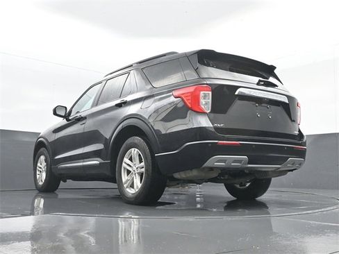 Used 2022 Ford Explorer XLT w/ Equipment Group 202A image 25