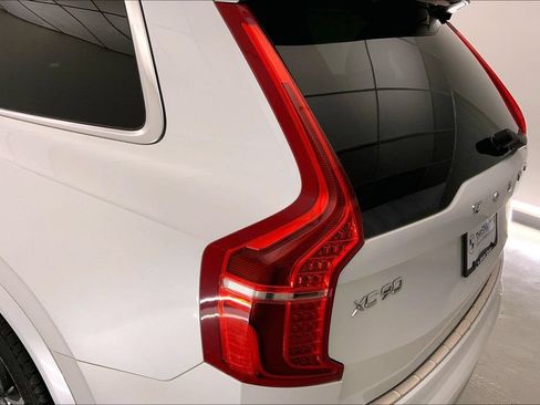 Used 2017 Volvo XC90 T6 Momentum w/ Vision Package AWD/4WD image 28