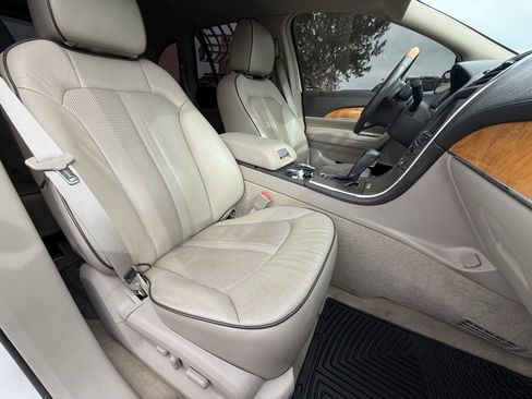 Used 2014 Lincoln MKX FWD image 14