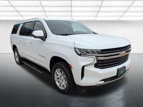 Certified 2024 Chevrolet Suburban LT RWD image 1