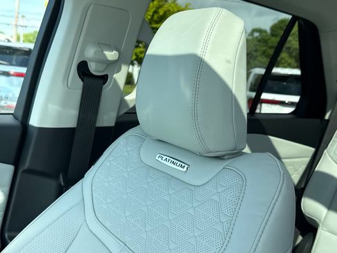 Used 2025 Ford Explorer Platinum w/ LUX Leather Package AWD/4WD image 46