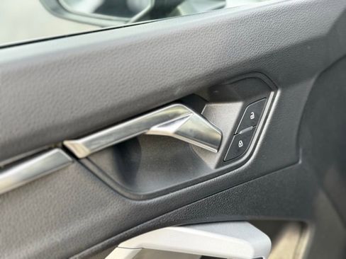 Used 2023 Audi Q3 2.0T Premium image 18