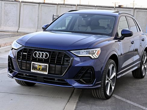 Used 2021 Audi Q3 2.0T Premium Plus w/ Premium Plus Package AWD/4WD image 11