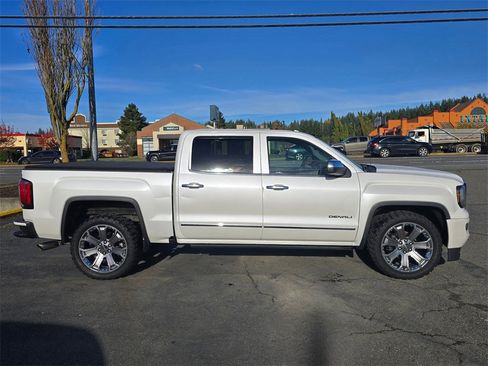 Used 2018 GMC Sierra 1500 Denali w/ Denali Ultimate Package image 8