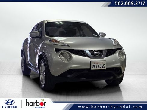 Used 2016 Nissan Juke S FWD image 1
