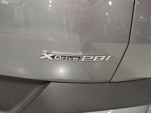Used 2024 BMW X2 xDrive28i AWD/4WD image 9