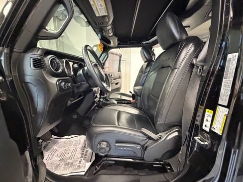 Used 2018 Jeep Wrangler Unlimited Sahara w/ Dual Top Group AWD/4WD image 64