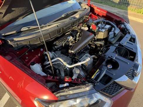 Used 2016 Nissan Rogue SV FWD image 31