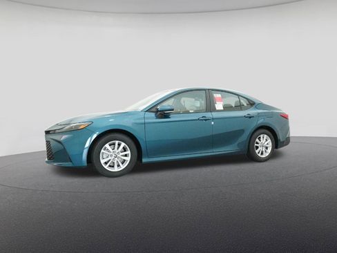 New 2025 Toyota Camry LE image 18