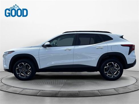 Used 2024 Chevrolet Trax LT w/ Driver Confidence Package image 2