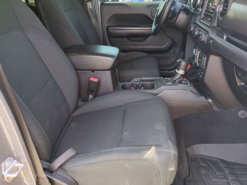 Certified 2021 Jeep Gladiator Sport AWD/4WD image 21