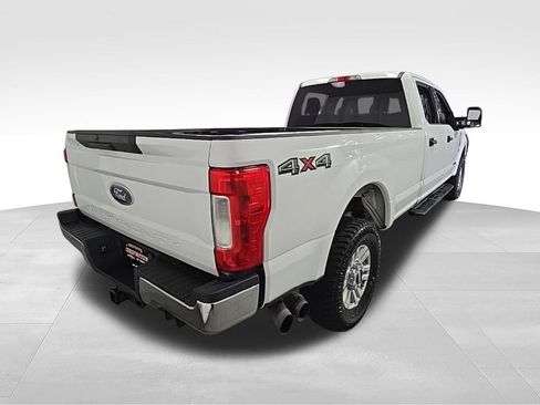 Used 2019 Ford F250 XLT AWD/4WD image 4