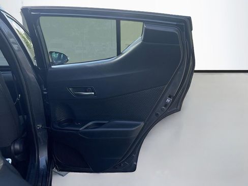 Used 2018 Toyota C-HR XLE image 14