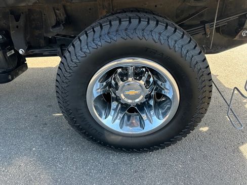 Used 2024 Chevrolet Silverado 3500 LT w/ Convenience Package image 16