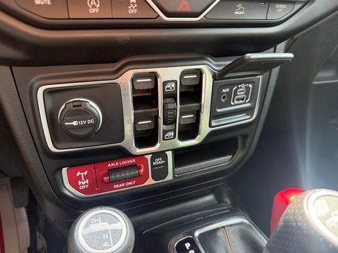 Certified 2023 Jeep Gladiator Mojave w/ LED Lighting Group AWD/4WD image 27