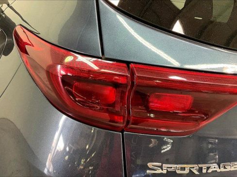 Used 2020 Kia Sportage LX image 28