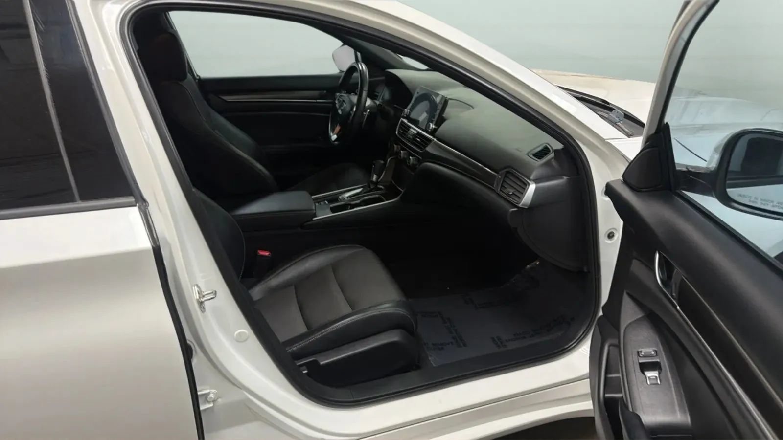 Used 2018 Honda Accord Sport image 22