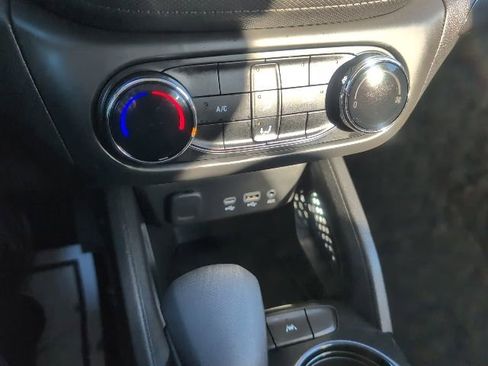 Used 2023 Chevrolet TrailBlazer LS image 30